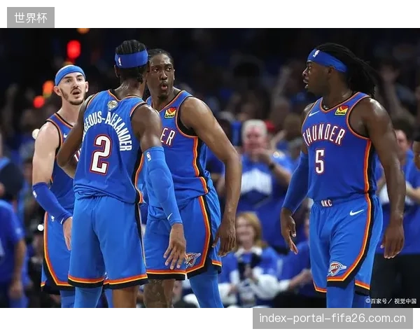 雷霆队在季后赛前两轮展现了卫冕冠军的强大实力。 雷霆队在季后赛前两轮展现了卫冕冠军的强大实力。